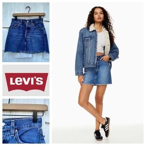 Levi's‎ Ribcage Denim Mini Skirt Womens Size 25 Button Fly Dark Wash